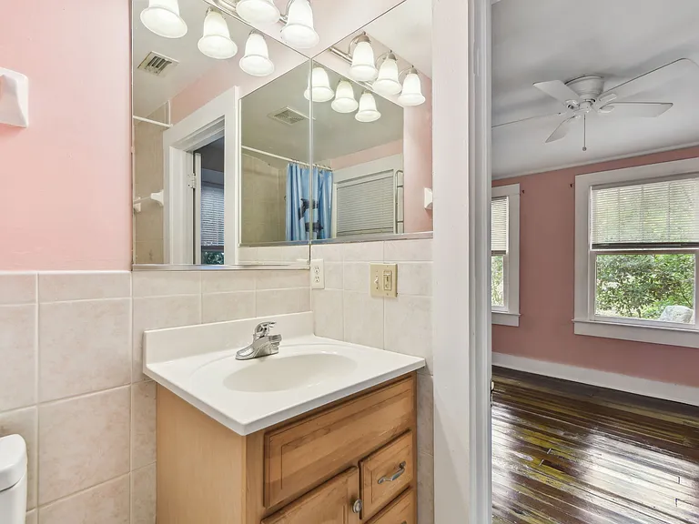 618 Louden Ave — Photo 28