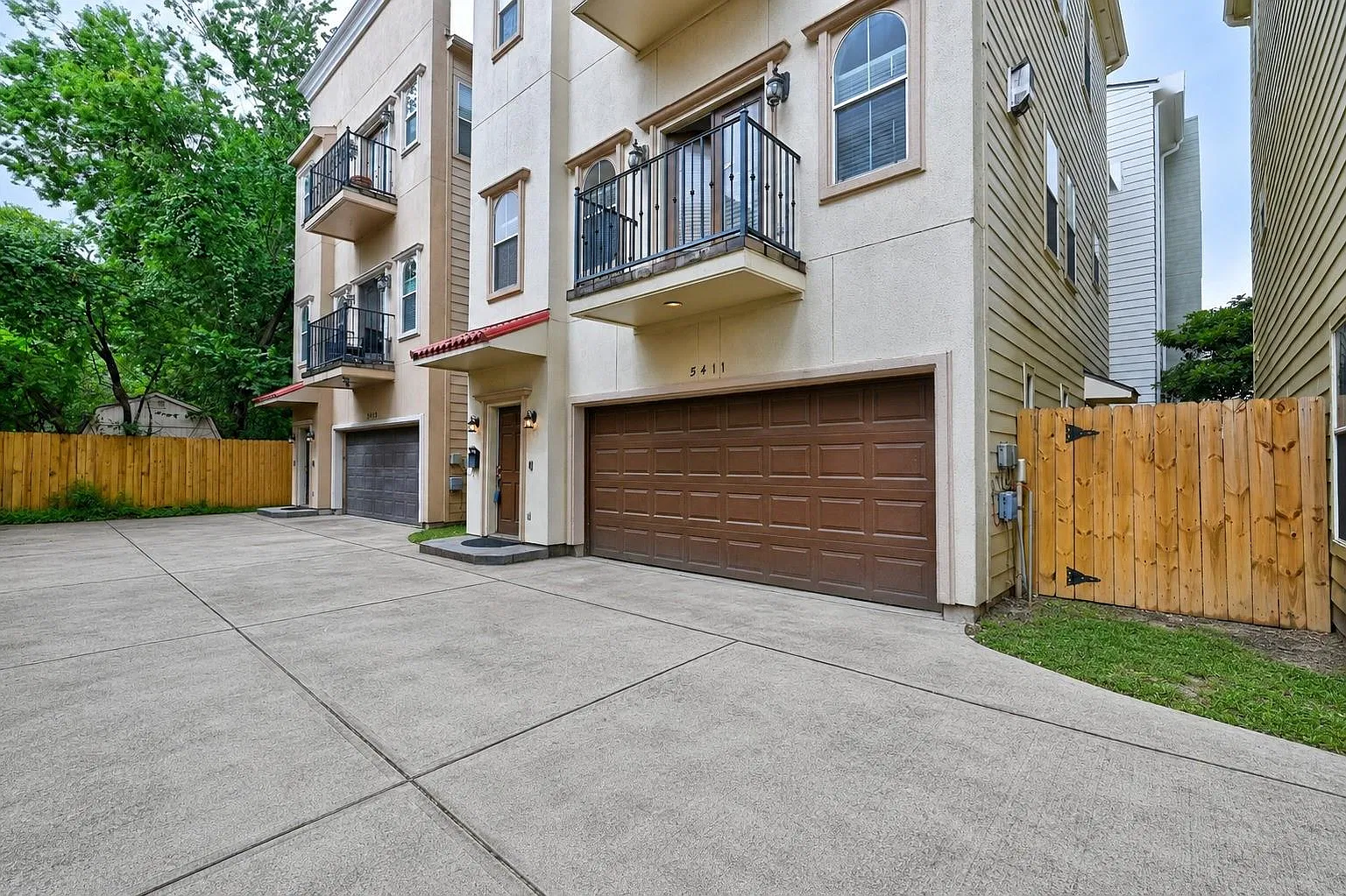 3 bed, 3.5 bath, 2047 sqft, $2,500 — Photo 2