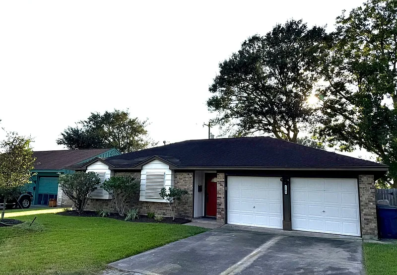 3 bed, 1.5 bath, 1144 sqft, $1,690 — Photo 3