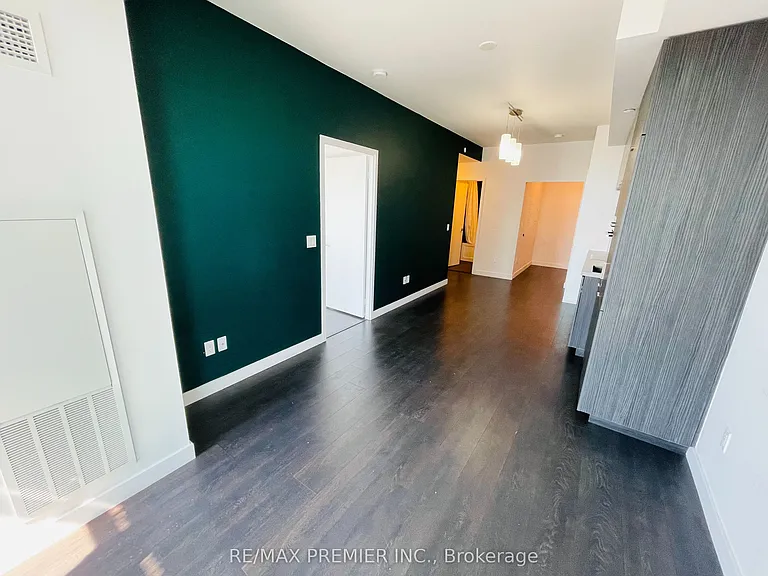 8 Eglinton Ave E #4301 — Photo 5