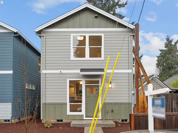 9117 SE Claybourne St, Portland, OR 97266