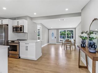 1220 Embassy Ln, Naples, FL 34104