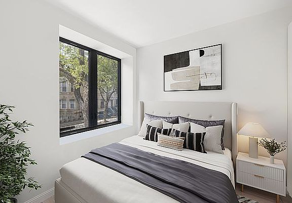 5th image of 314 Cornelia St #2A