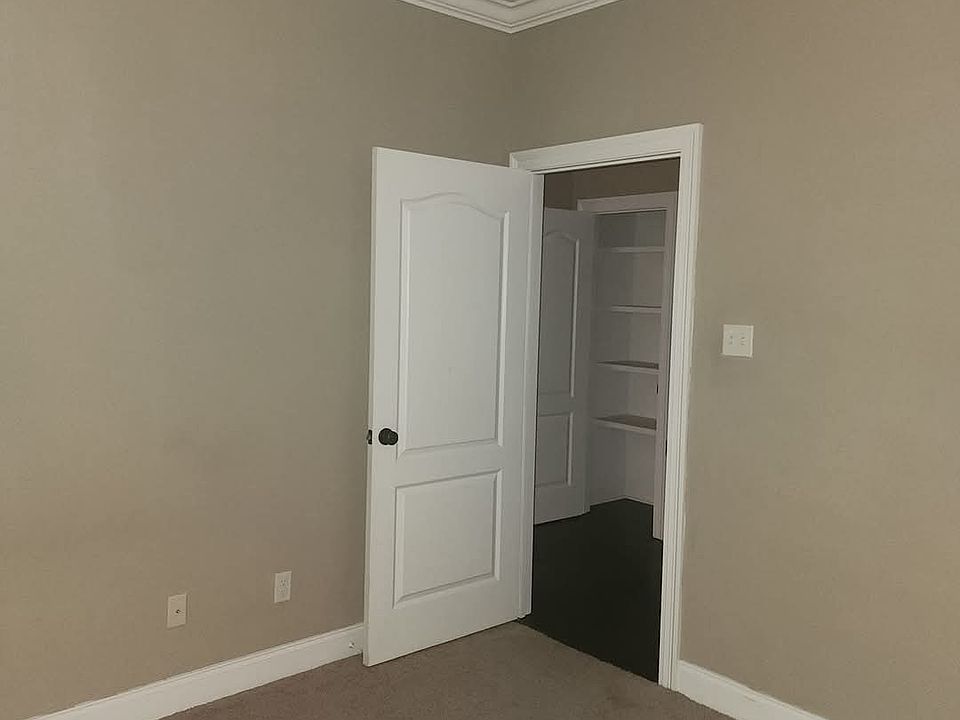 1st image of 109 Canton Ct