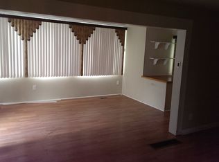 20696 Lancaster St, Harper Woods, MI 48225