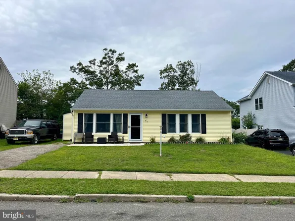 87 Village Dr, Barnegat, NJ 08005