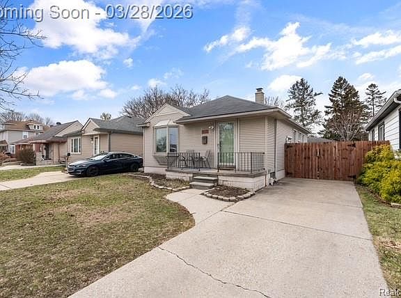 2nd image of 1461 Champaign Rd