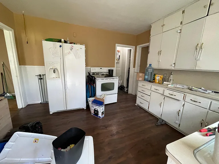 817 Main St S — Photo 8