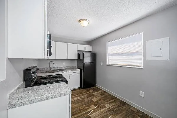 2 bed, 1.5 bath, 940 sqft, $1,429 — Photo 4
