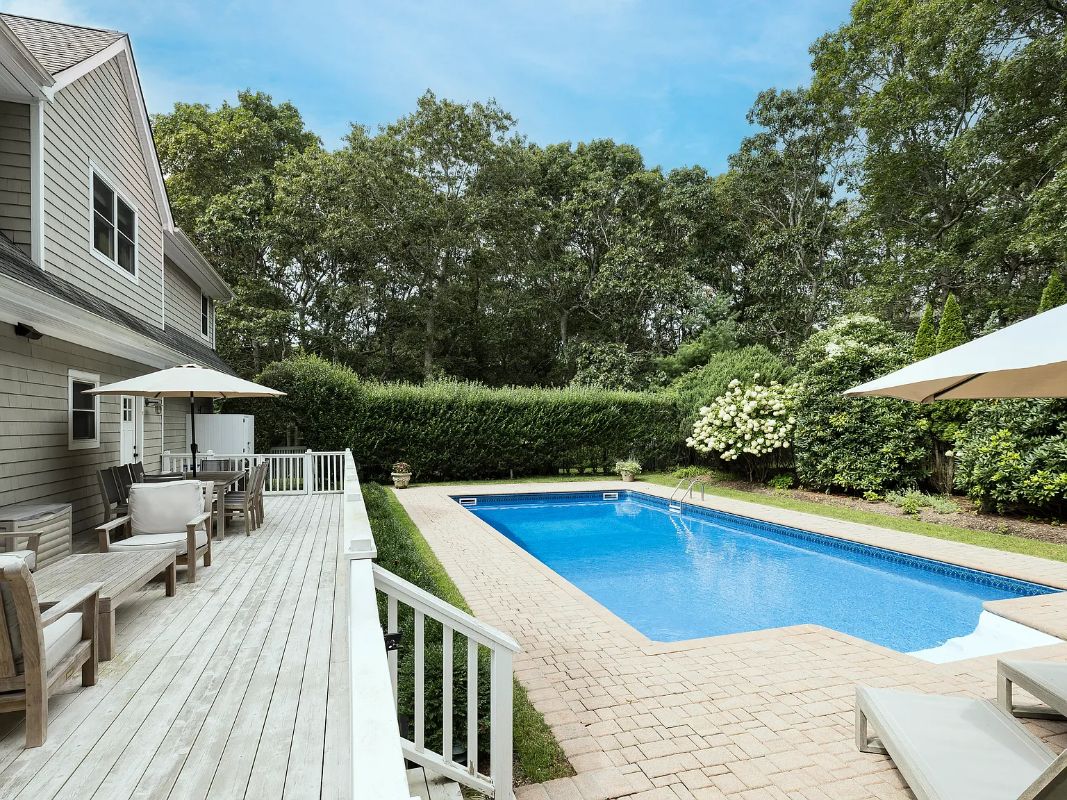 Immaculate & Spacious Village Fringe Home — Photo 3