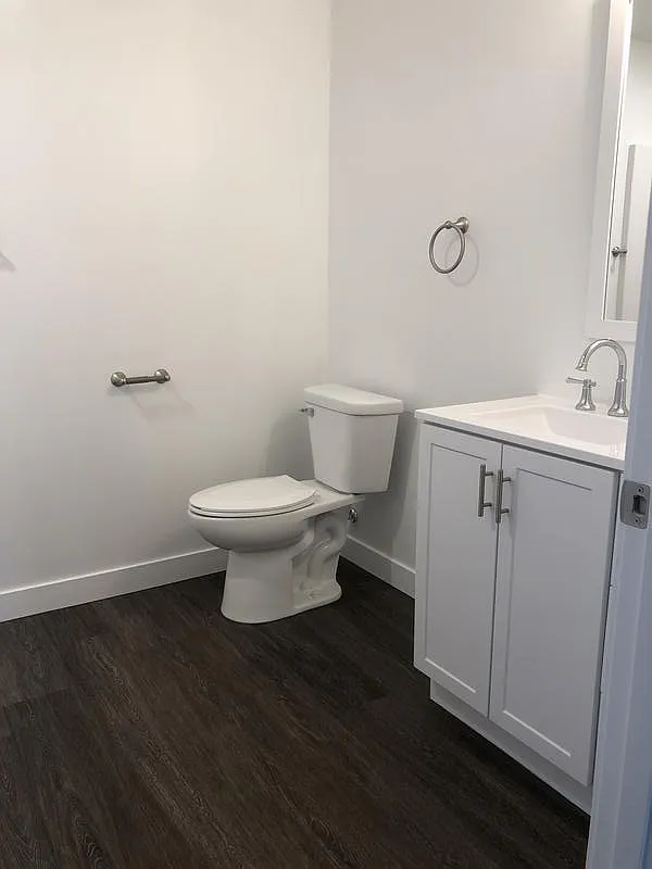 3 bed, 1400 sqft, $2,400 — Photo 4