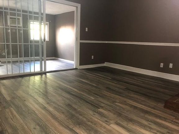 2nd image of 903 1st St
