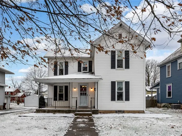 416 Stewart Ave, Grove City, PA 16127