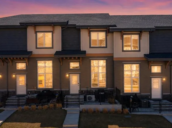 241 N Auburn Meadows Dr SE, Calgary, AB T3M 2S1