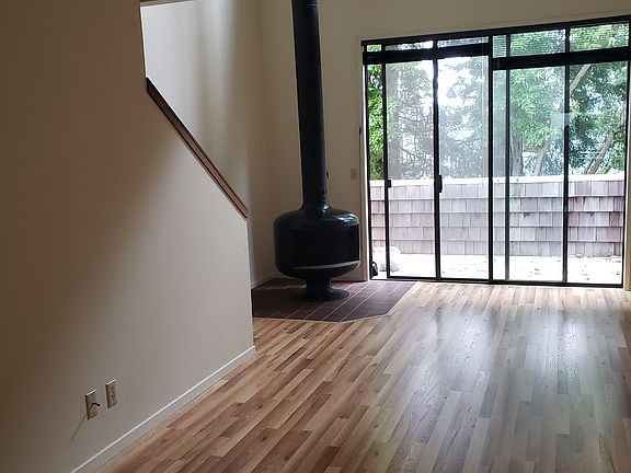 5th image of 138 Blaine St APT C