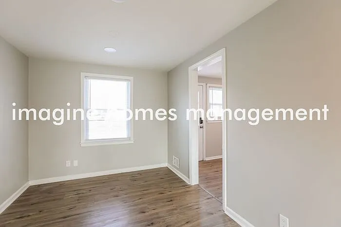 9010 W 82nd St — Photo 5
