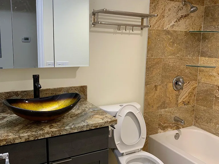 4730 Mission Bay Dr #J — Photo 8