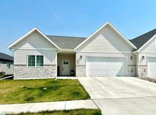 7022 67th St S, Horace, ND 58047