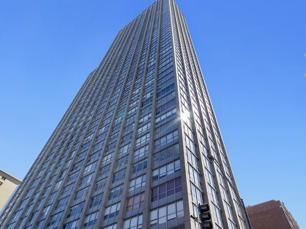 655 W Irving Park Rd, Chicago, IL