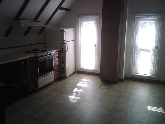 4th image of 157 Main St APT 3