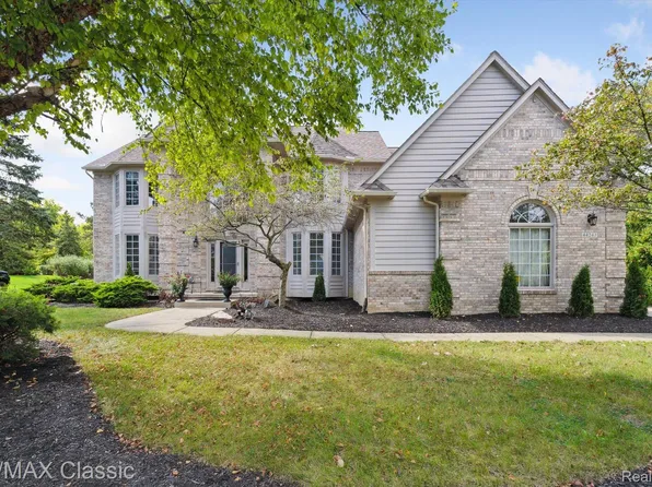44243 Deep Hollow Cir, Northville, MI 48167