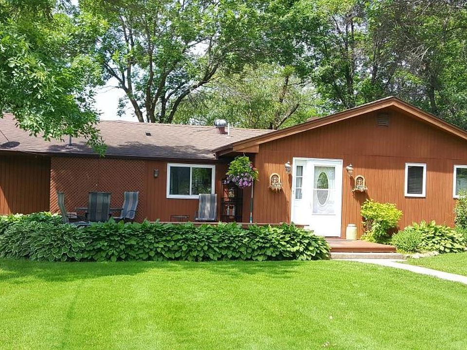 1st image of 27536 Lakewood Dr NW