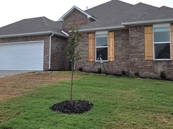 5002 E Sugarloaf St, Siloam Springs, AR 72761
