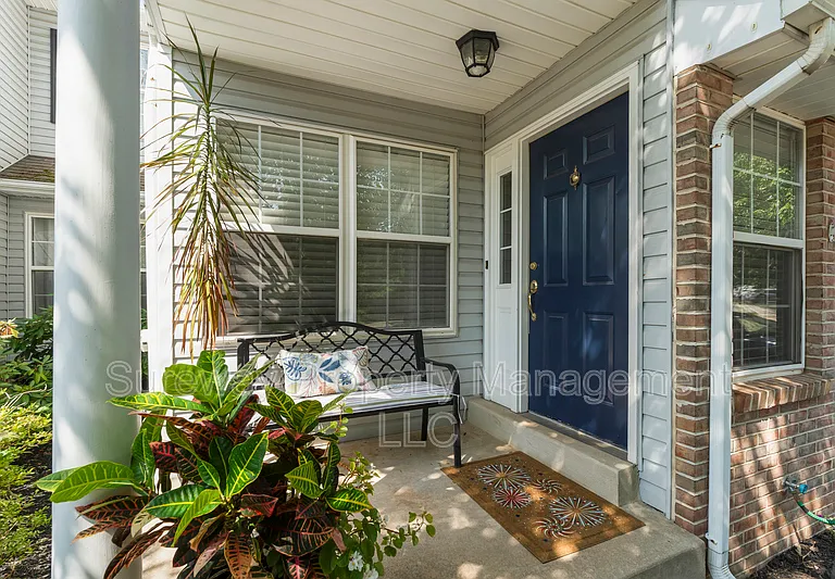 2028 Greenes Way Cir — Photo 3