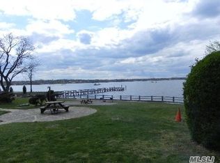 27 Dolphin Grn APT G2D, Port Washington, NY 11050