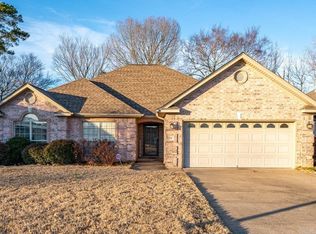 10 Bentley Cir, Little Rock, AR 72210
