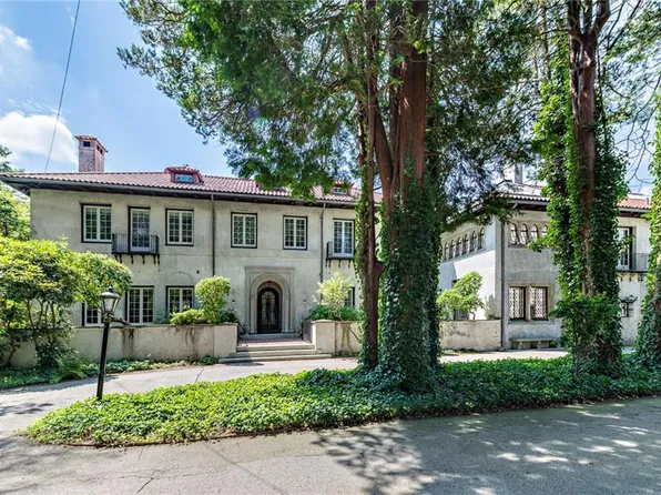 460 Rochambeau Ave, Providence, RI 02906