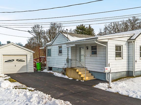 2nd image of 3838 Blytheburn Rd