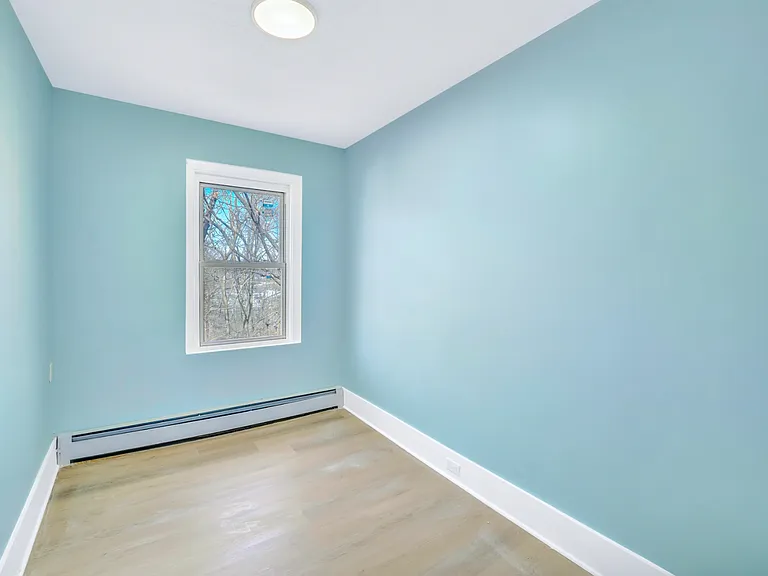 341 Lincoln St — Photo 7