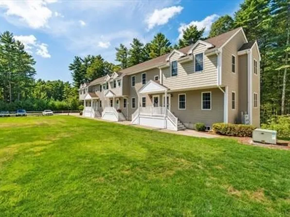 14 Pineridge Way UNIT 14, Middleborough, MA 02346