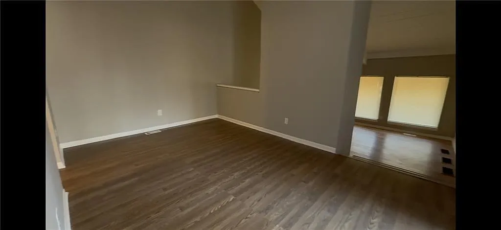 3 bed, 3.0 bath, 1752 sqft, $1,850 — Photo 2