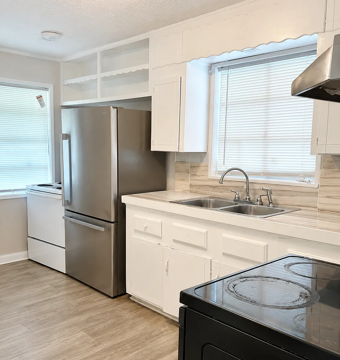 3 bed, 1032 sqft, $1,100 — Photo 2