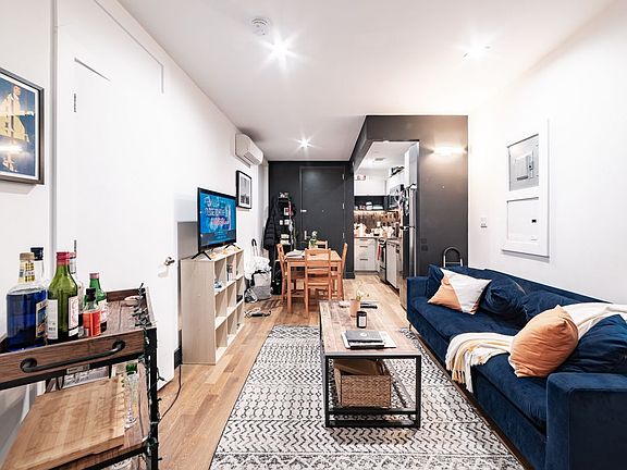 3rd image of 562 Park Pl #2C