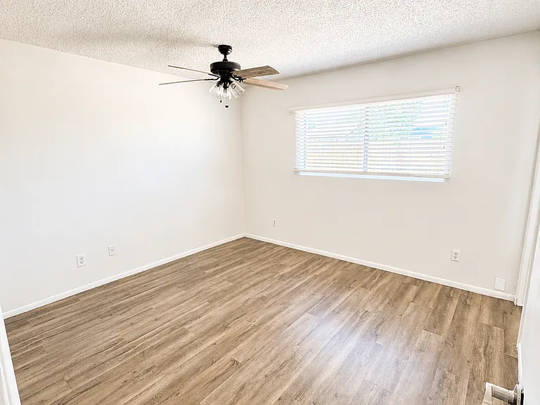 1818 W Portobello Ave — Photo 9