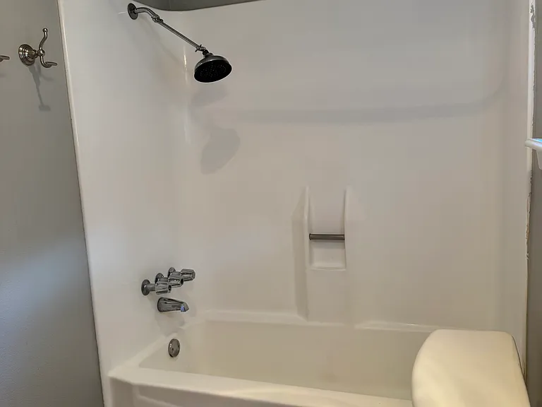 5201 Suburban Dr — Photo 15