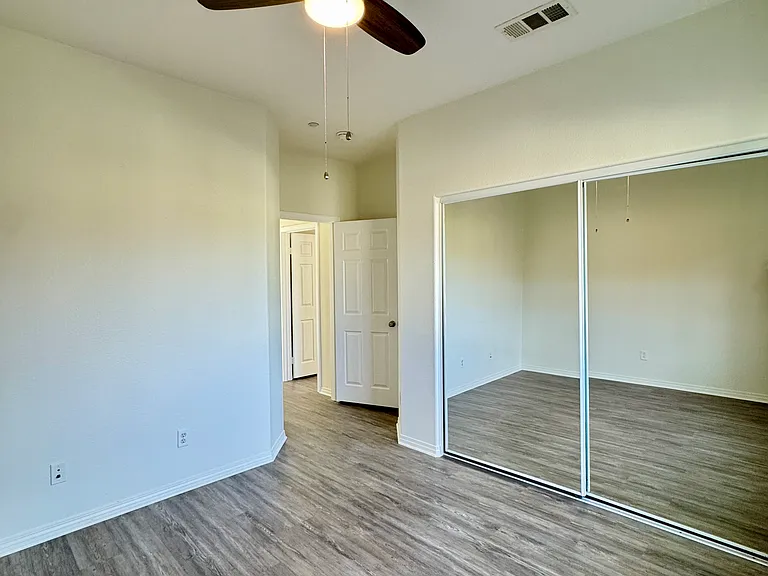 1331 Bayside Cir — Photo 52