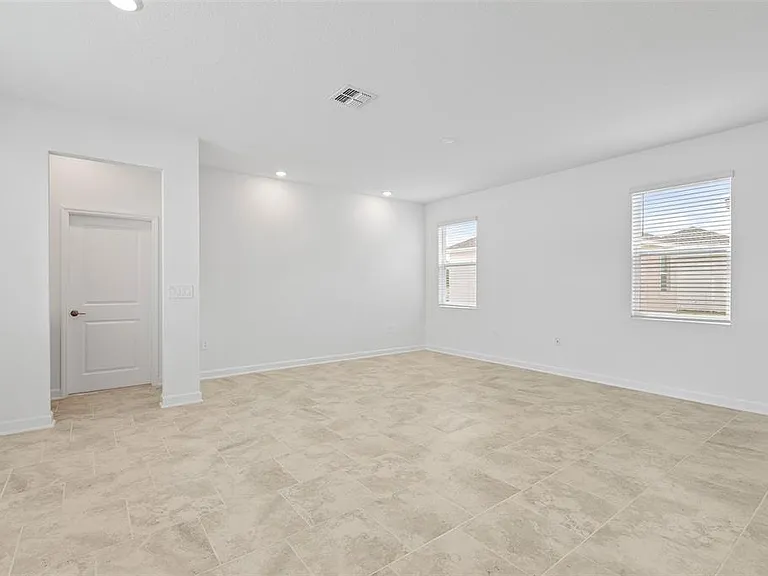 3039 Addison Blvd — Photo 17