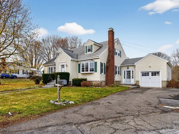 9 Violet Rd, Peabody, MA 01960