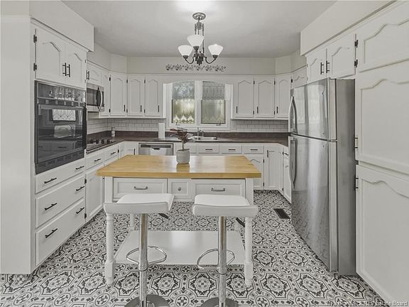 3rd image of 333 Charles Lutes Rd