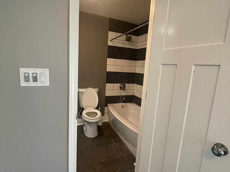 1447 Beecher St SW — Photo 5