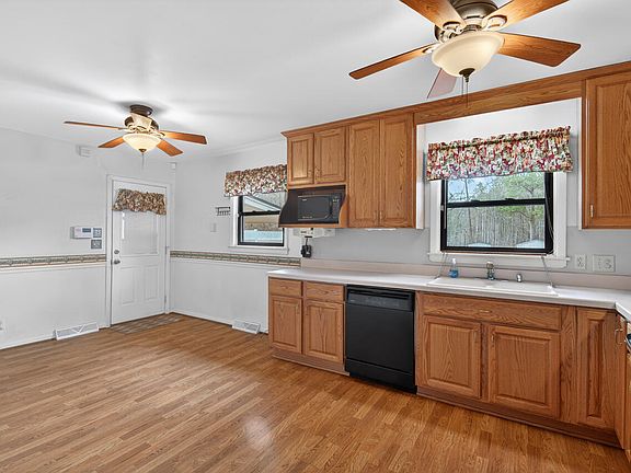 4th image of 622 Lynn Rd