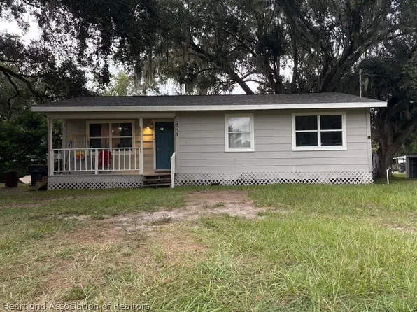 2537 Catfish Ct, Lake Wales, FL 33898