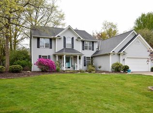 400 Beacon Ct, Avon Lake, OH 44012