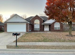 585 Lynn Dr, Pea Ridge, AR 72751