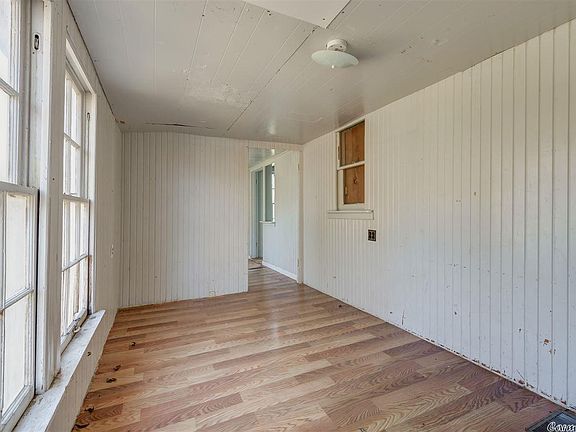3rd image of 512-512.5 Water St