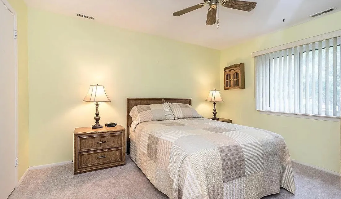 2 bed, 970 sqft, $1,900 — Photo 2